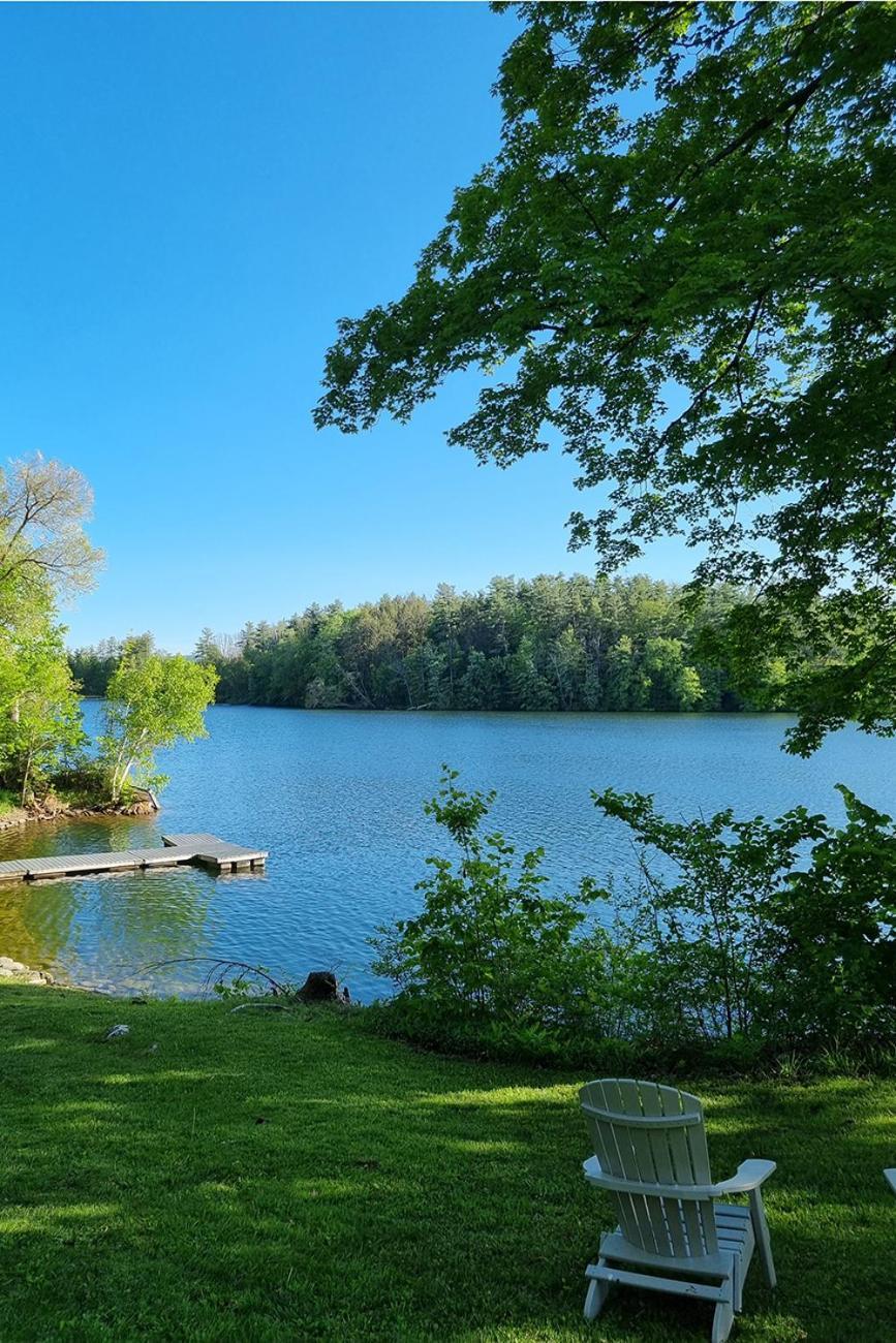 לי Lakehouse Inn מראה חיצוני תמונה