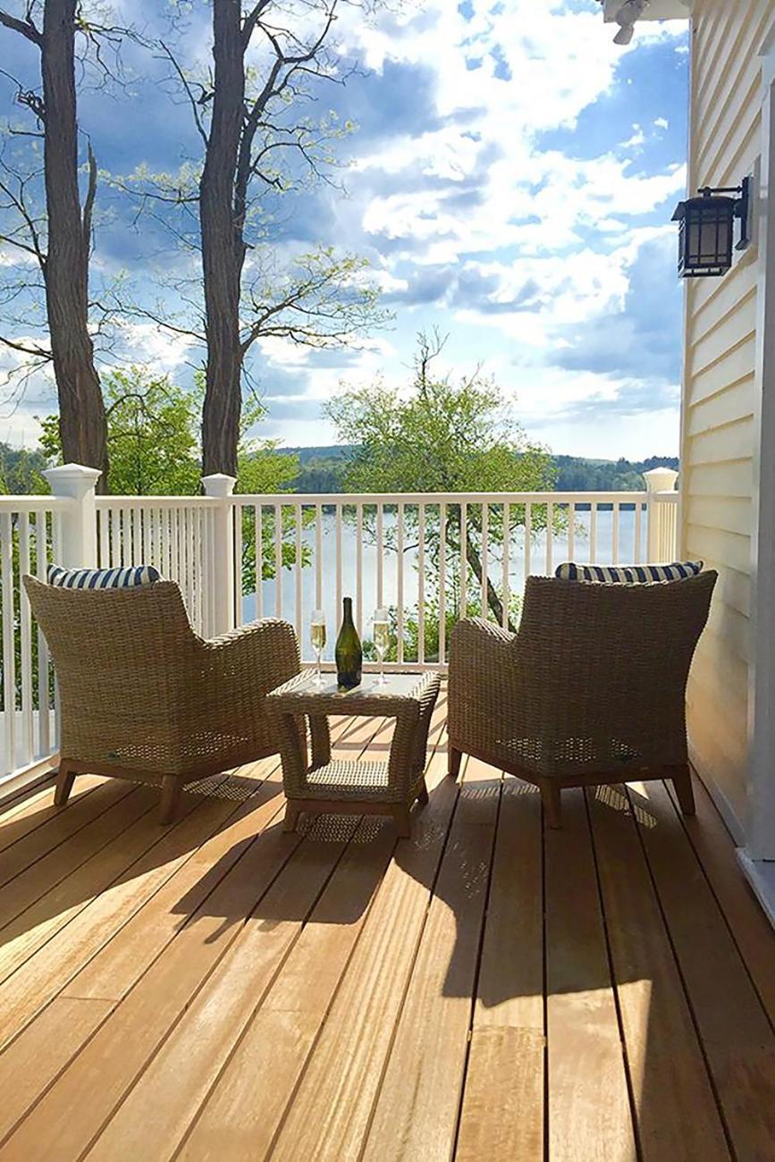 לי Lakehouse Inn מראה חיצוני תמונה