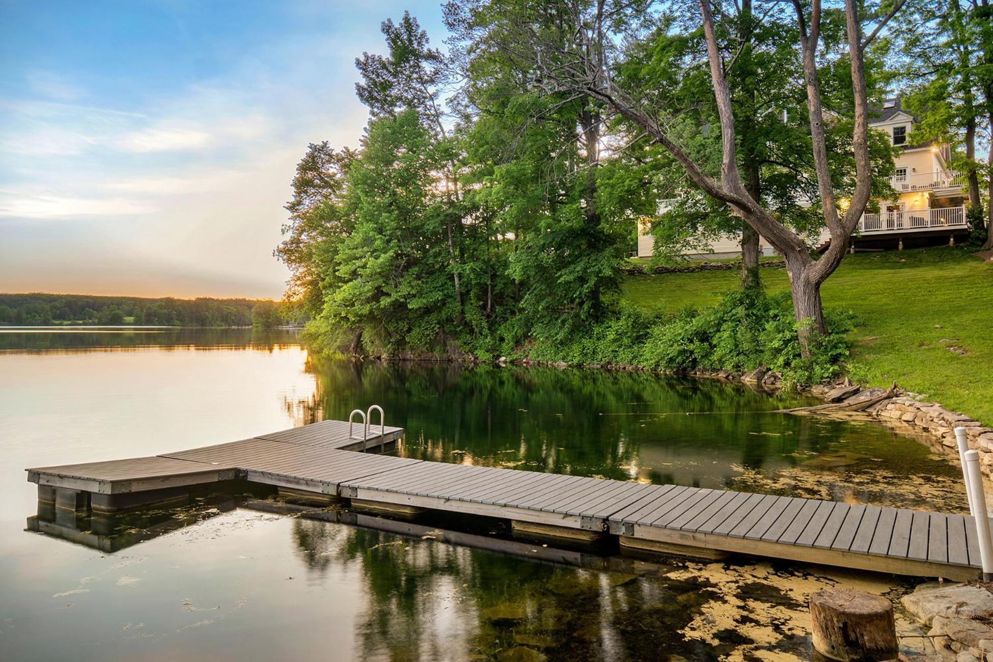 לי Lakehouse Inn מראה חיצוני תמונה